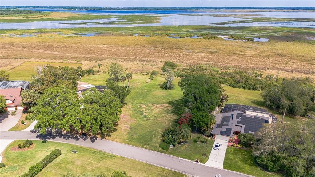 На продажу: $217,500 (0.52 acres)