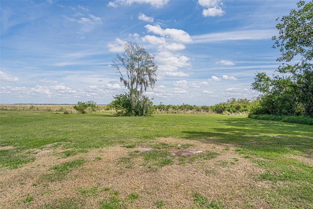 На продажу: $217,500 (0.52 acres)