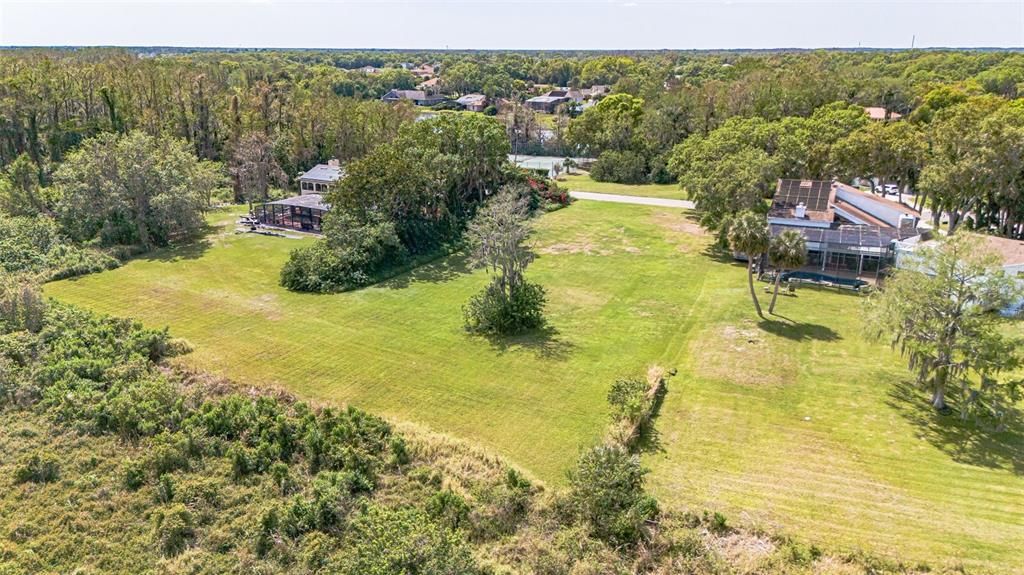 На продажу: $217,500 (0.52 acres)