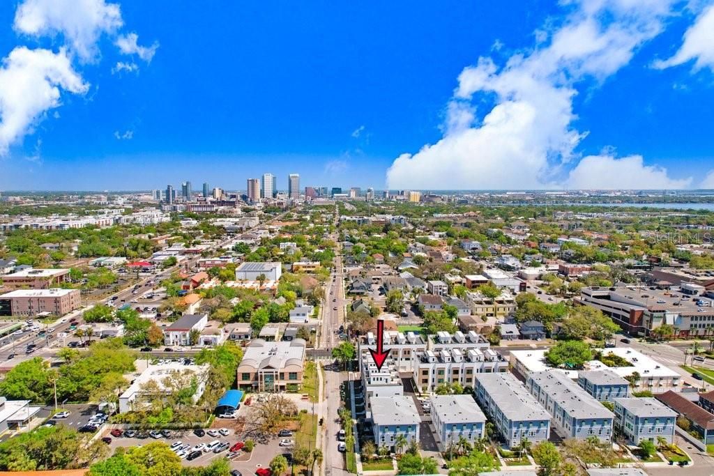 Recientemente alquilado: $5,750 (3 camas, 3 baños, 2238 Pies cuadrados)