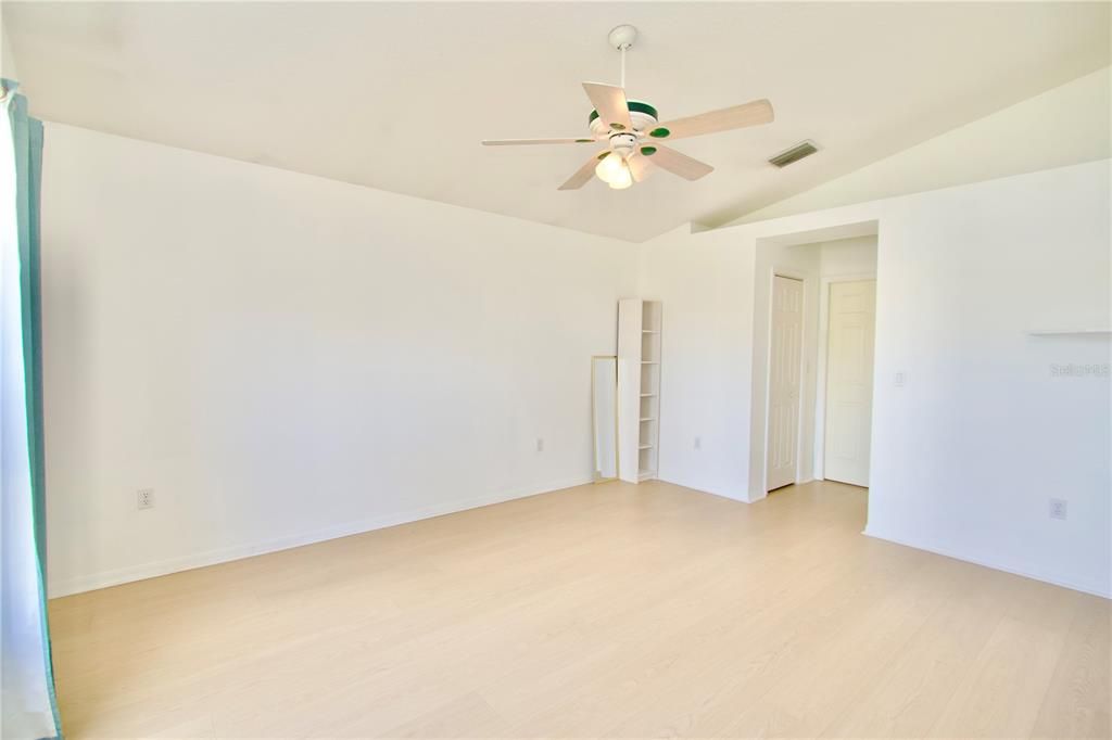 For Sale: $309,500 (2 beds, 2 baths, 1456 Square Feet)
