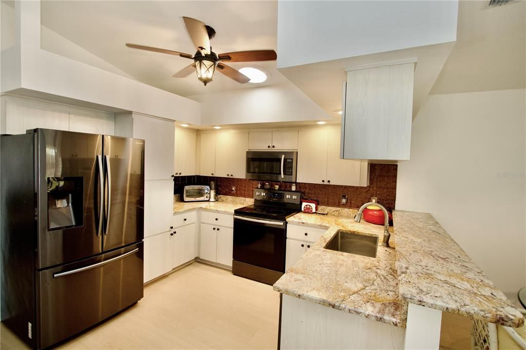 For Sale: $309,500 (2 beds, 2 baths, 1456 Square Feet)