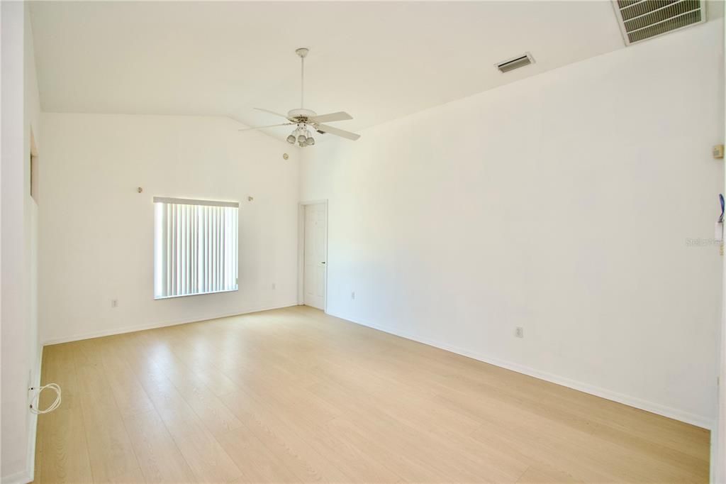 For Sale: $309,500 (2 beds, 2 baths, 1456 Square Feet)