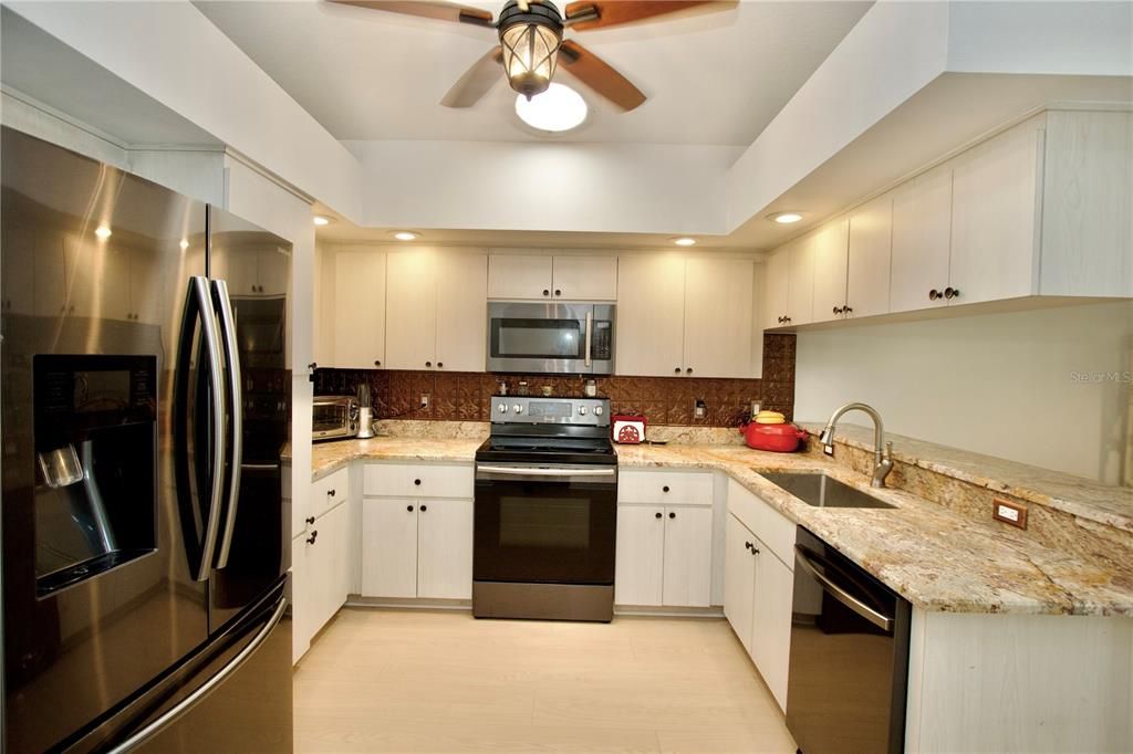 For Sale: $309,500 (2 beds, 2 baths, 1456 Square Feet)