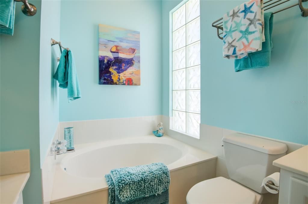 For Rent: $4,700 (3 beds, 2 baths, 2008 Square Feet)