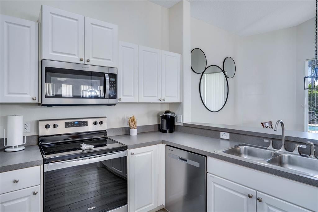 En Venta: $424,900 (4 camas, 3 baños, 1895 Pies cuadrados)