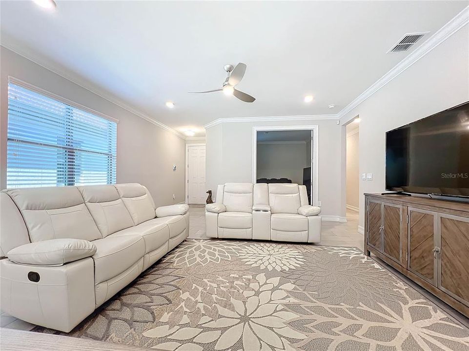 En Venta: $425,000 (2 camas, 2 baños, 1544 Pies cuadrados)