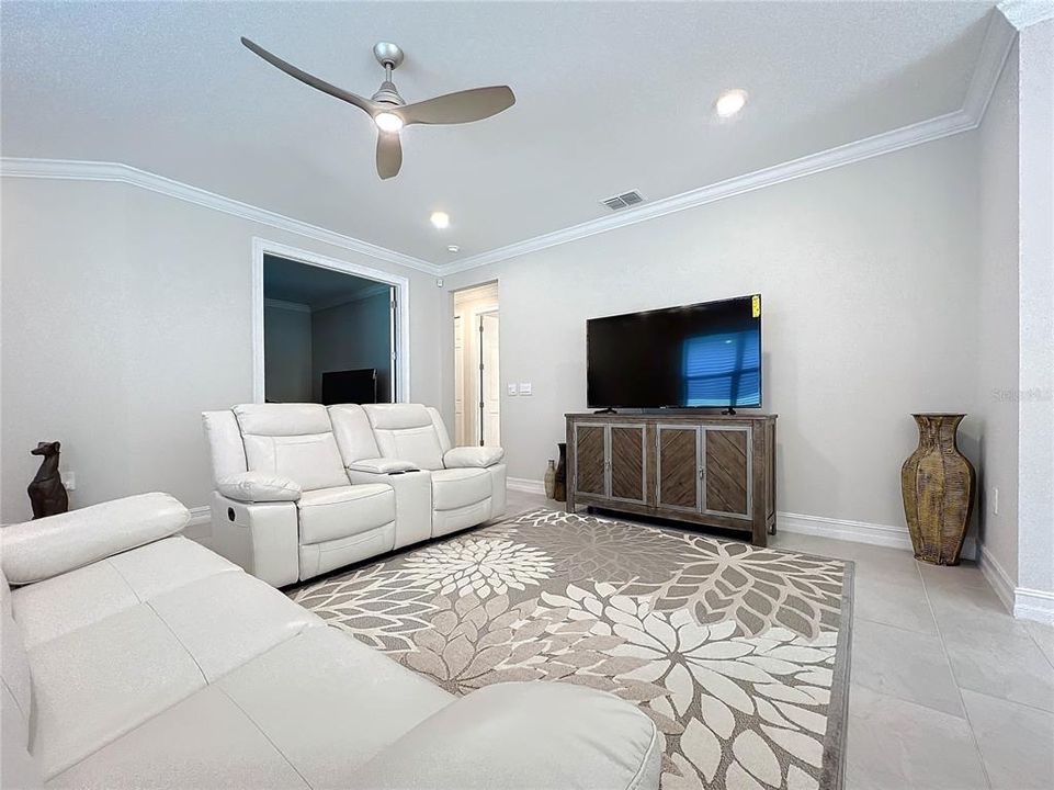 En Venta: $425,000 (2 camas, 2 baños, 1544 Pies cuadrados)