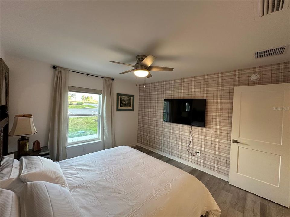 For Rent: $4,950 (3 beds, 2 baths, 1274 Square Feet)