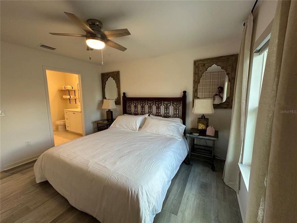 For Rent: $4,950 (3 beds, 2 baths, 1274 Square Feet)