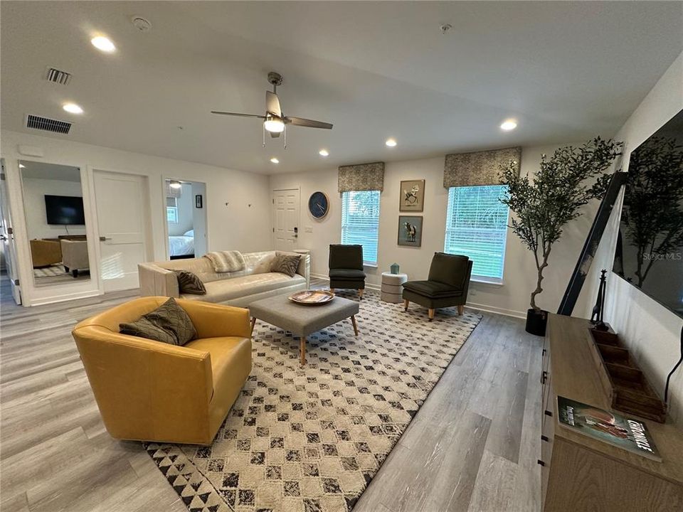 For Rent: $4,950 (3 beds, 2 baths, 1274 Square Feet)