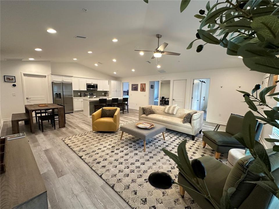 For Rent: $4,950 (3 beds, 2 baths, 1274 Square Feet)