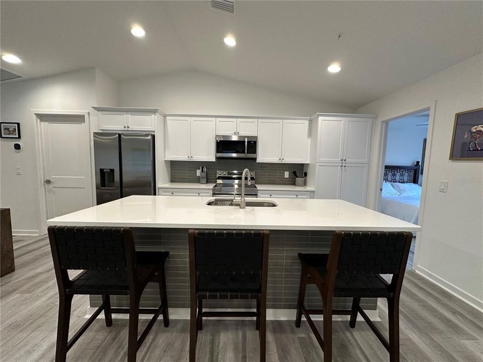 For Rent: $4,950 (3 beds, 2 baths, 1274 Square Feet)