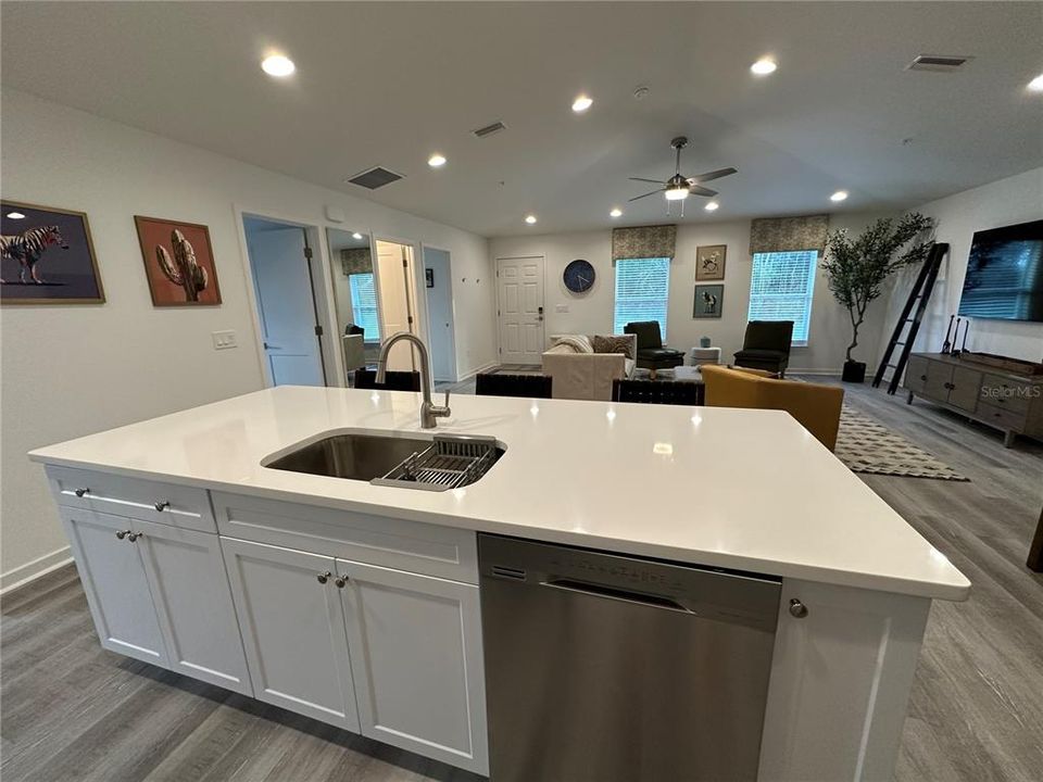 For Rent: $4,950 (3 beds, 2 baths, 1274 Square Feet)