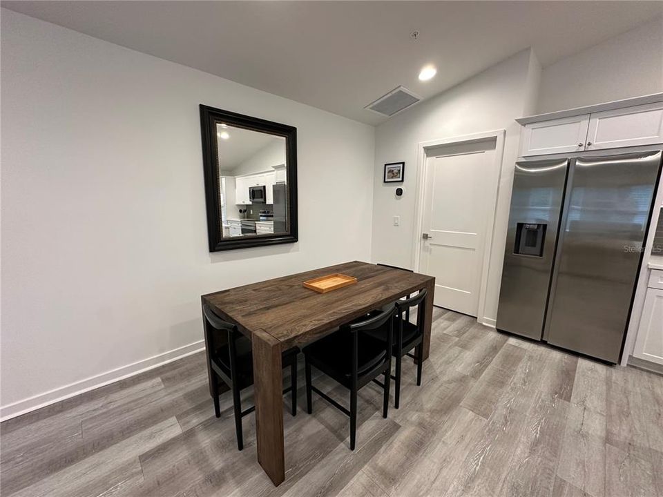 For Rent: $4,950 (3 beds, 2 baths, 1274 Square Feet)