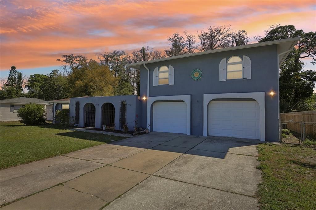 Vendido Recientemente: $299,999 (3 camas, 3 baños, 2493 Pies cuadrados)