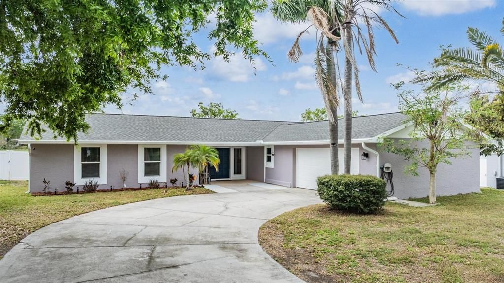 Recently Sold: $440,000 (4 beds, 2 baths, 1917 Square Feet)