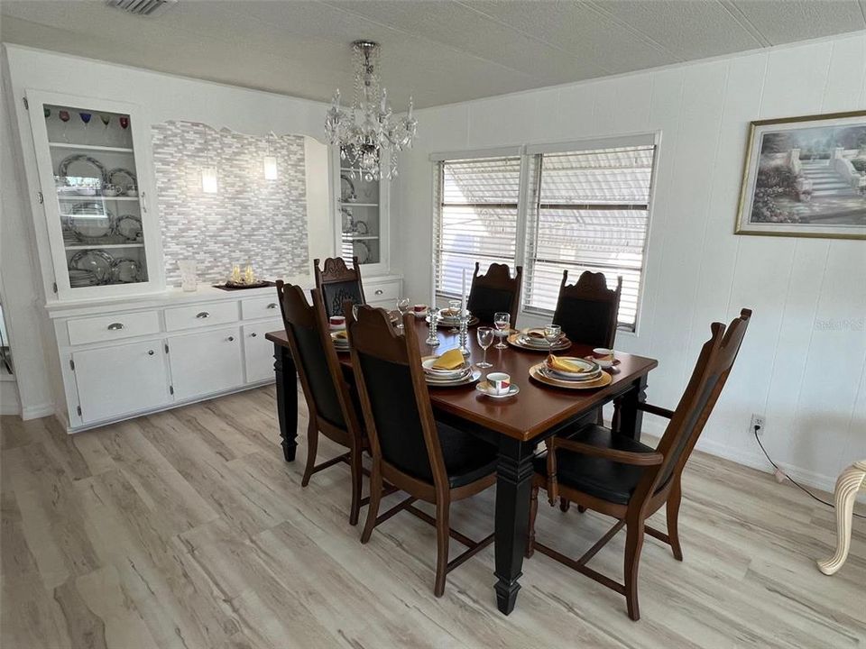 На продажу: $174,000 (2 спален, 2 ванн, 1296 Квадратных фут)