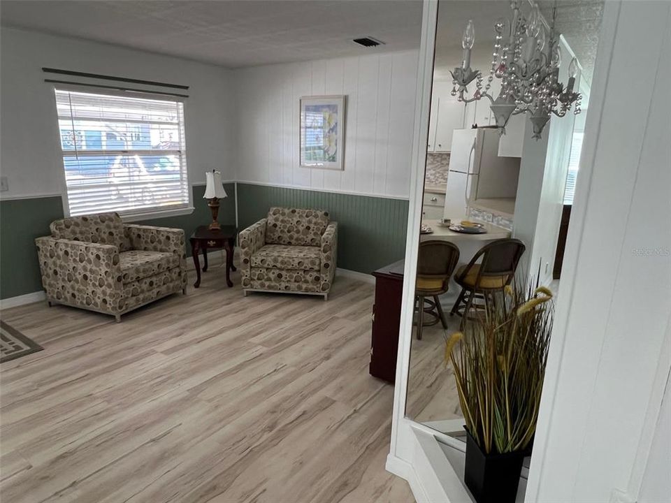 На продажу: $174,000 (2 спален, 2 ванн, 1296 Квадратных фут)