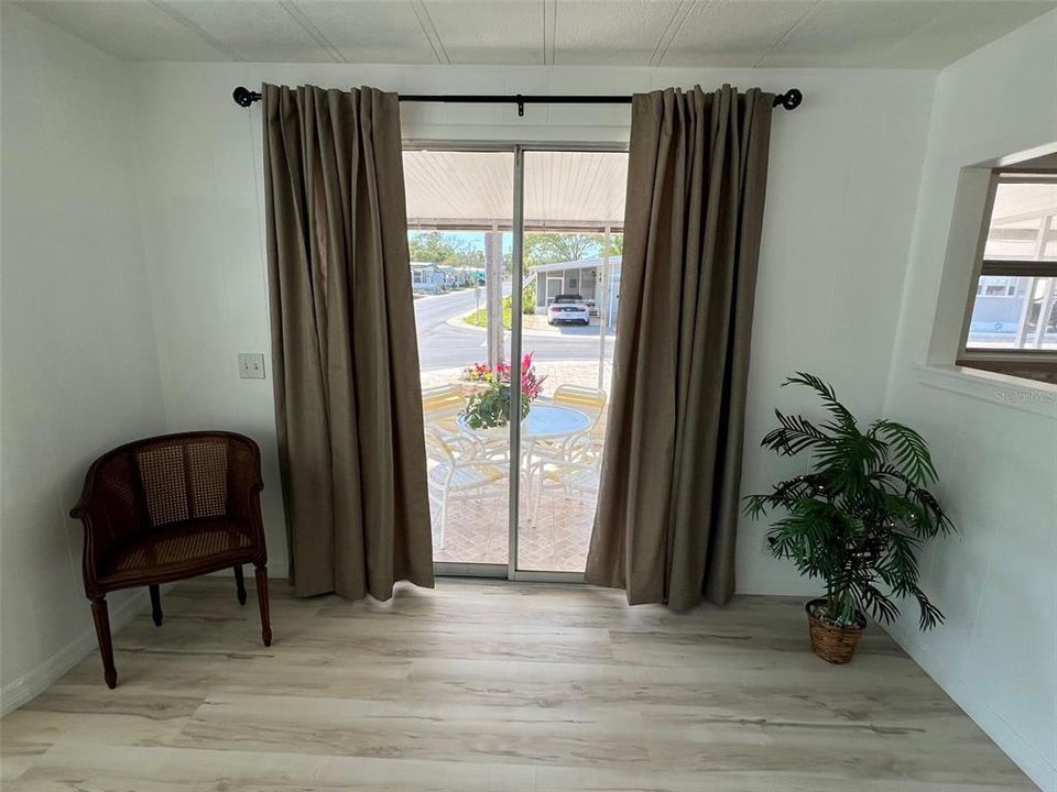 На продажу: $174,000 (2 спален, 2 ванн, 1296 Квадратных фут)