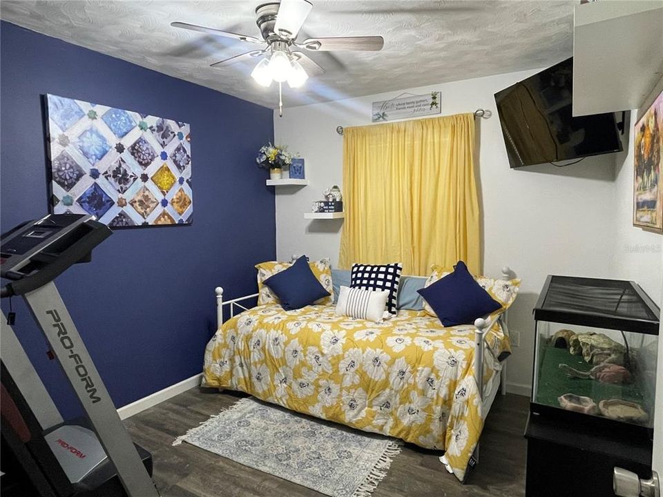 Active With Contract: $399,900 (3 beds, 2 baths, 1222 Square Feet)