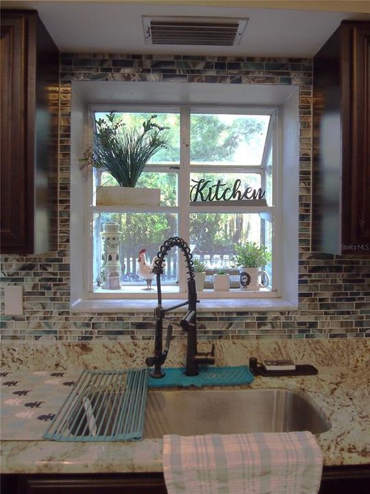 Active With Contract: $399,900 (3 beds, 2 baths, 1222 Square Feet)