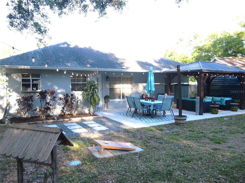 Active With Contract: $399,900 (3 beds, 2 baths, 1222 Square Feet)