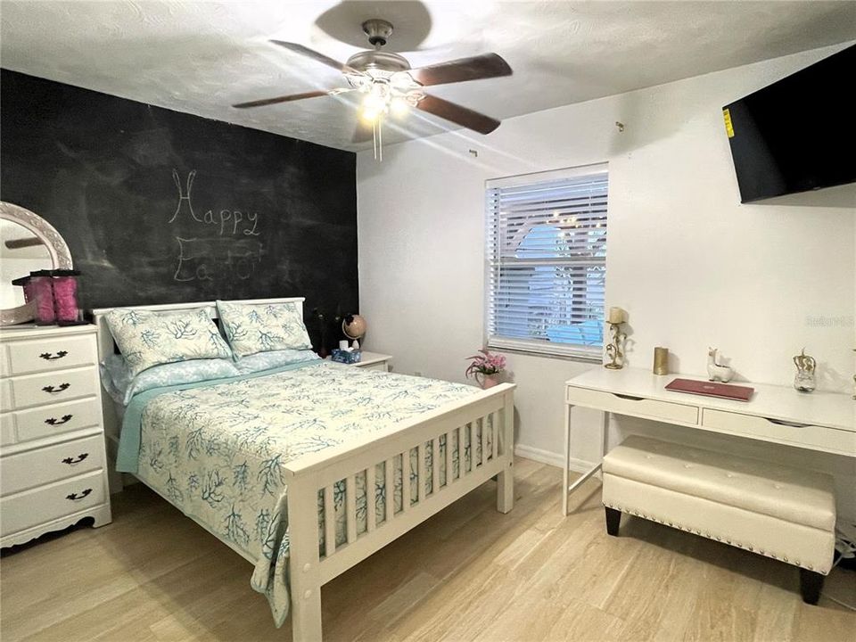 Active With Contract: $399,900 (3 beds, 2 baths, 1222 Square Feet)