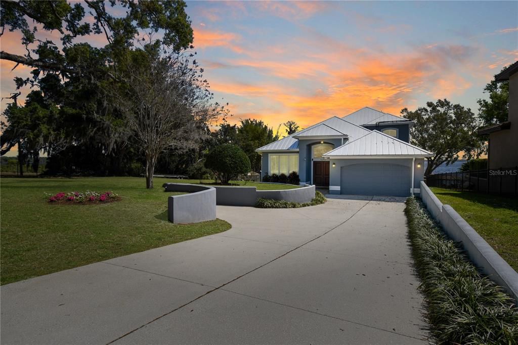 Recently Sold: $1,875,000 (3 beds, 3 baths, 3255 Square Feet)