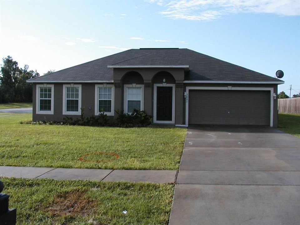 Recently Rented: $2,095 (4 beds, 2 baths, 2128 Square Feet)