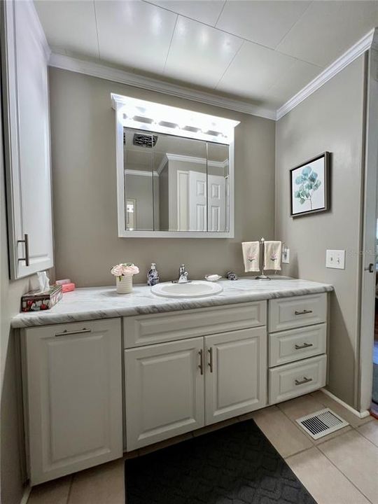 待售: $169,900 (2 贝兹, 2 浴室, 984 平方英尺)