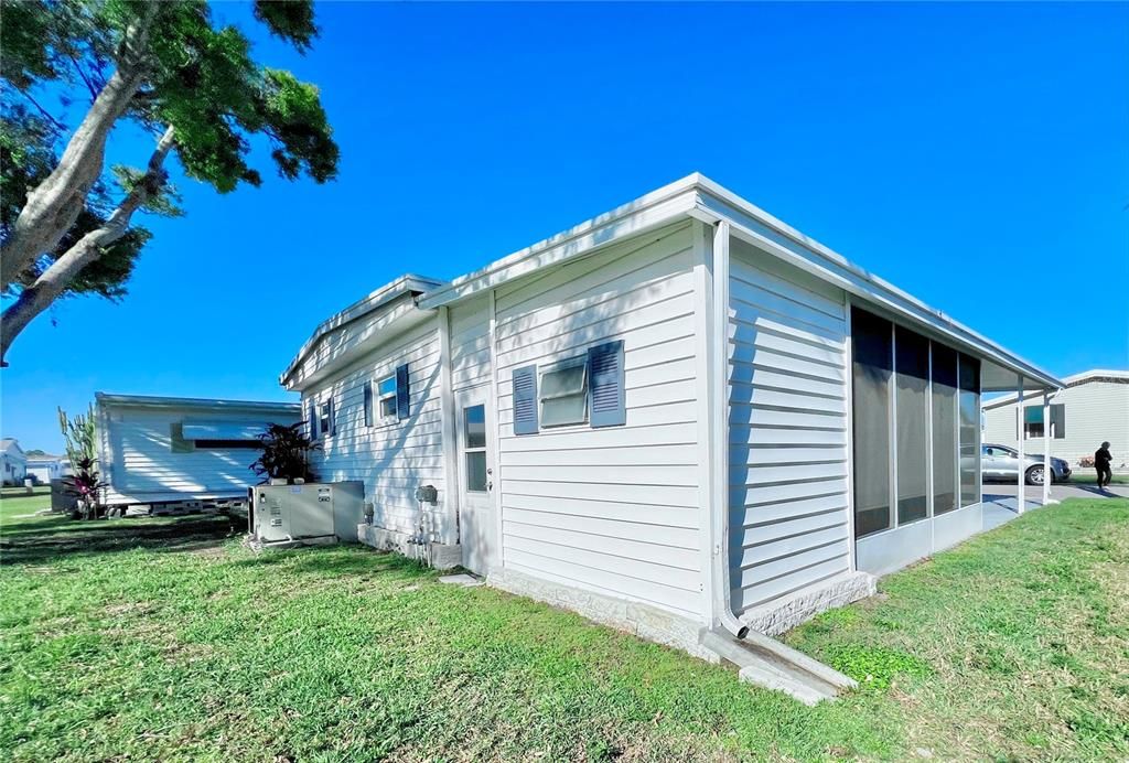 待售: $169,900 (2 贝兹, 2 浴室, 984 平方英尺)