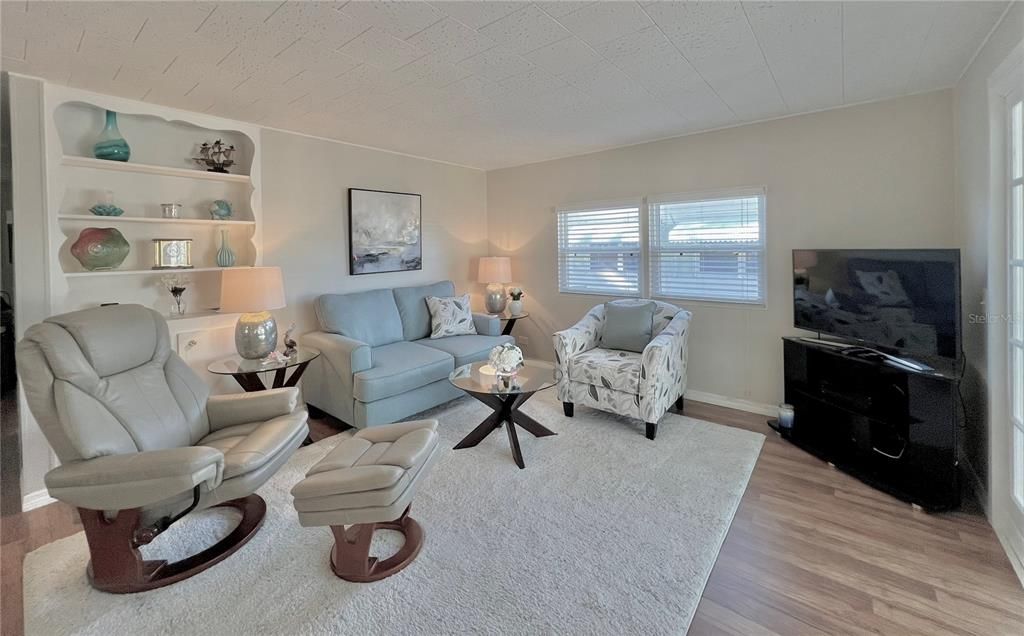 待售: $169,900 (2 贝兹, 2 浴室, 984 平方英尺)