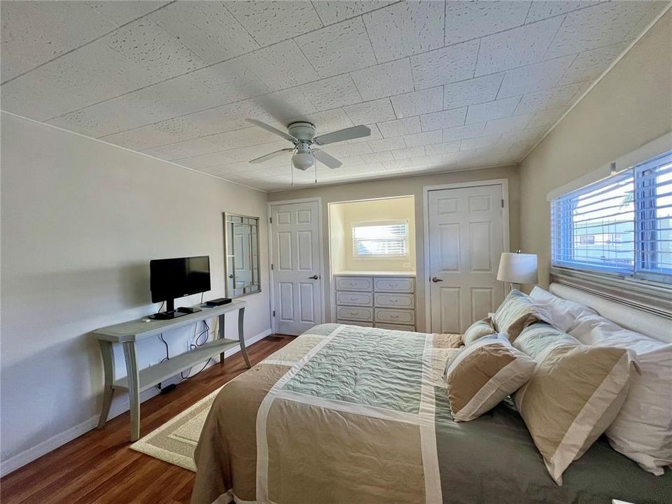 待售: $169,900 (2 贝兹, 2 浴室, 984 平方英尺)