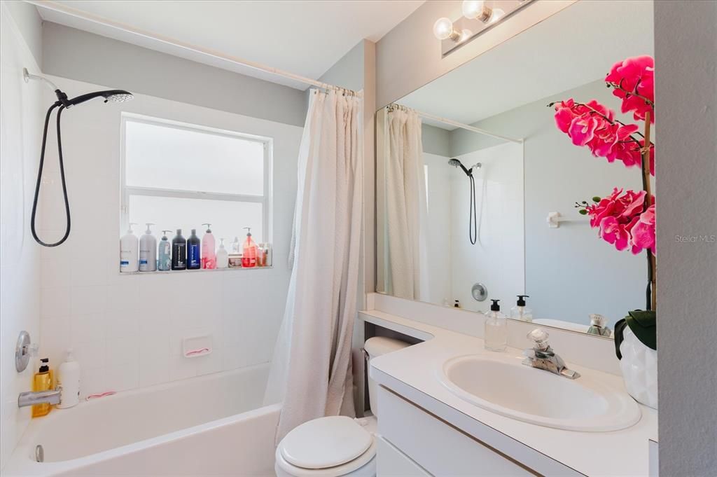 For Sale: $389,900 (4 beds, 3 baths, 1850 Square Feet)