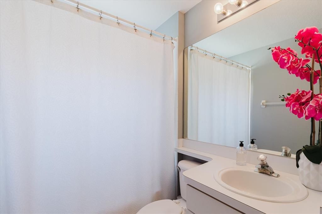 For Sale: $389,900 (4 beds, 3 baths, 1850 Square Feet)