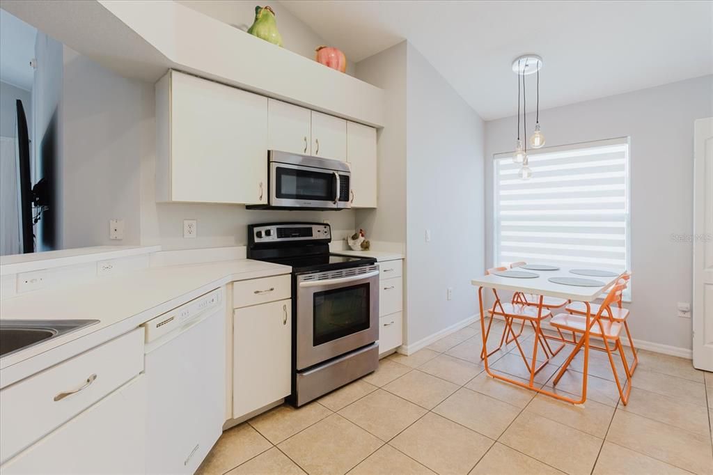 For Sale: $389,900 (4 beds, 3 baths, 1850 Square Feet)