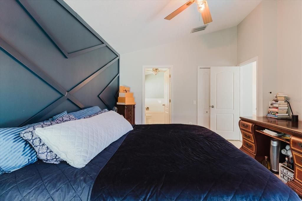 For Sale: $389,900 (4 beds, 3 baths, 1850 Square Feet)