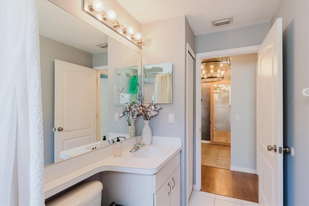 For Sale: $389,900 (4 beds, 3 baths, 1850 Square Feet)