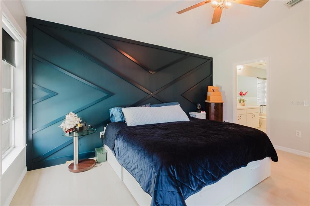 For Sale: $389,900 (4 beds, 3 baths, 1850 Square Feet)