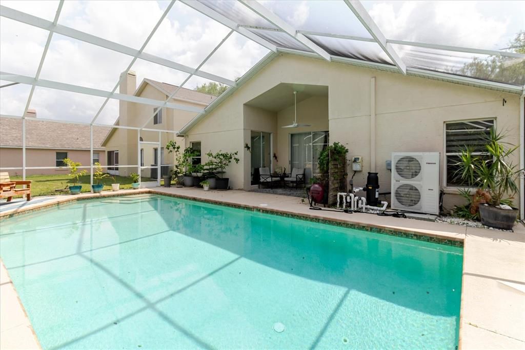 For Sale: $389,900 (4 beds, 3 baths, 1850 Square Feet)