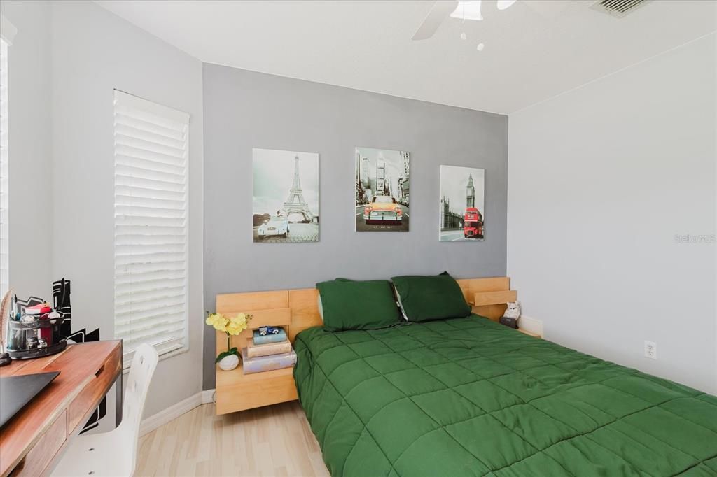 For Sale: $389,900 (4 beds, 3 baths, 1850 Square Feet)