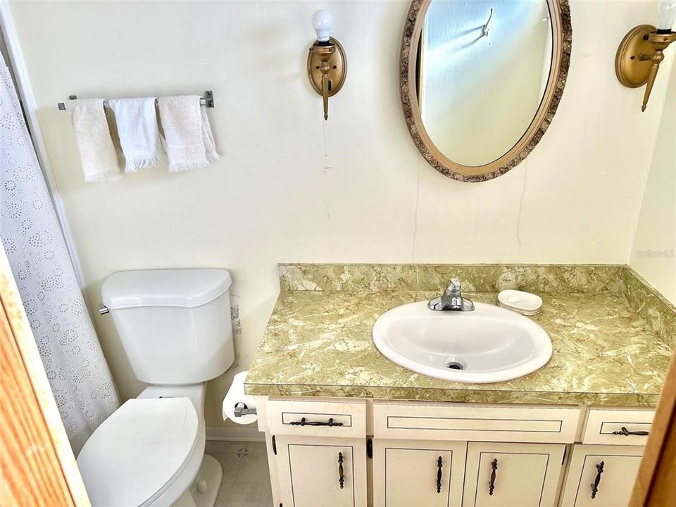 待售: $106,900 (2 贝兹, 2 浴室, 1036 平方英尺)