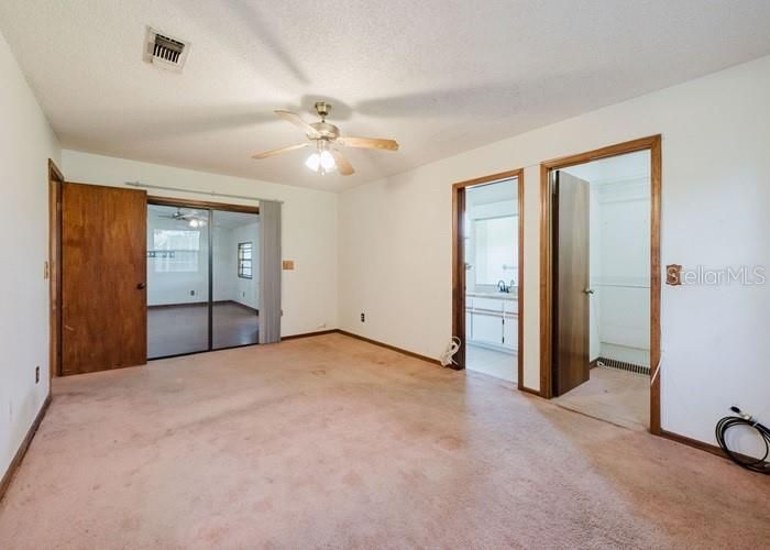 Active With Contract: $275,500 (3 beds, 2 baths, 1959 Square Feet)