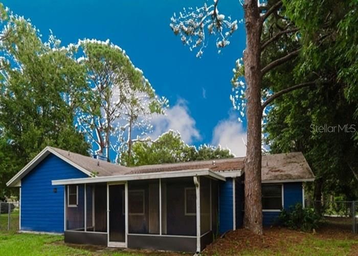 Active With Contract: $275,500 (3 beds, 2 baths, 1959 Square Feet)