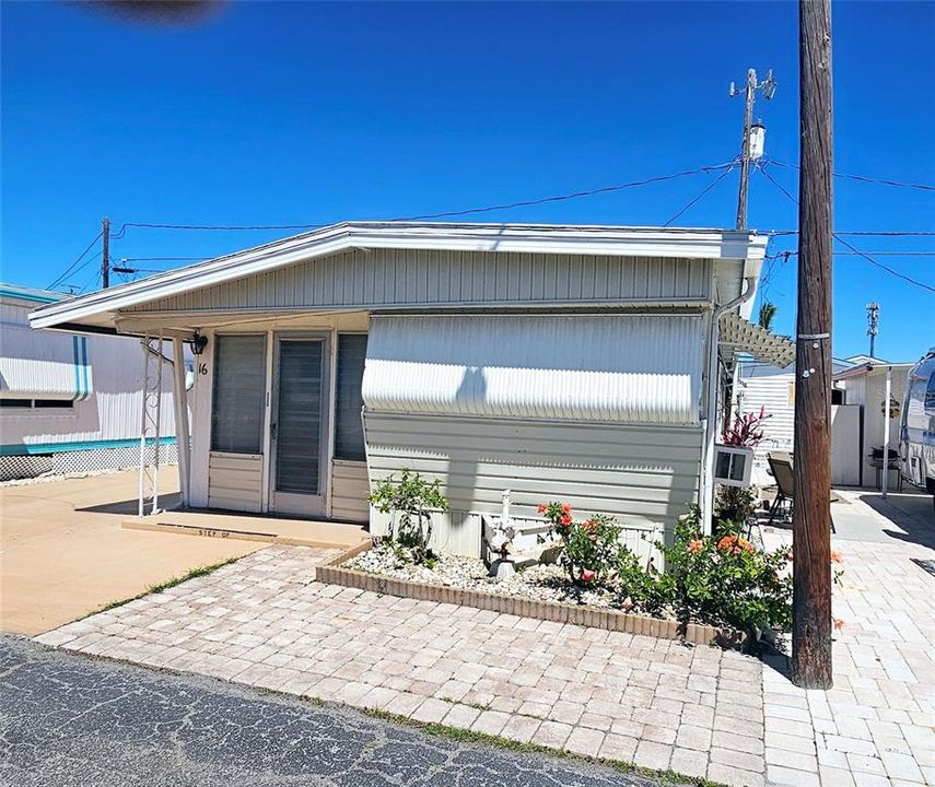 Недавно продано: $78,000 (1 спален, 1 ванн, 380 Квадратных фут)