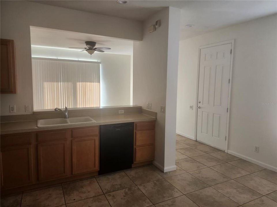 En Venta: $267,000 (3 camas, 2 baños, 1260 Pies cuadrados)