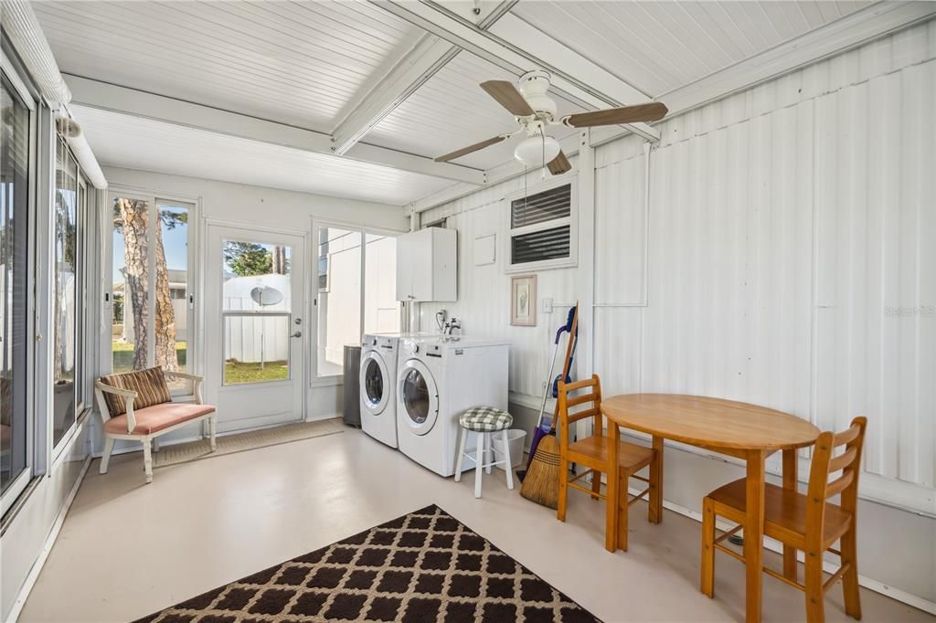 For Sale: $109,000 (1 beds, 1 baths, 576 Square Feet)