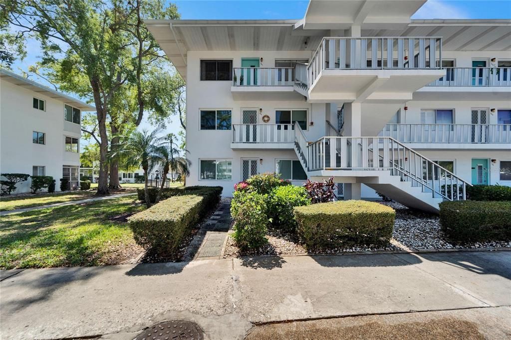 最近售出: $85,000 (1 贝兹, 1 浴室, 875 平方英尺)