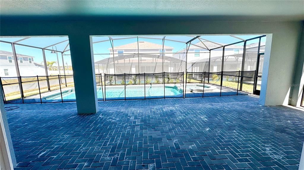 Activo con contrato: $934,900 (10 camas, 8 baños, 4376 Pies cuadrados)